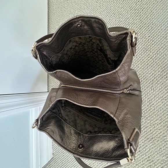 Coach - top handle 3 pocket- Vintage - lt.bronze w.gold accent - Picture 3 of 5